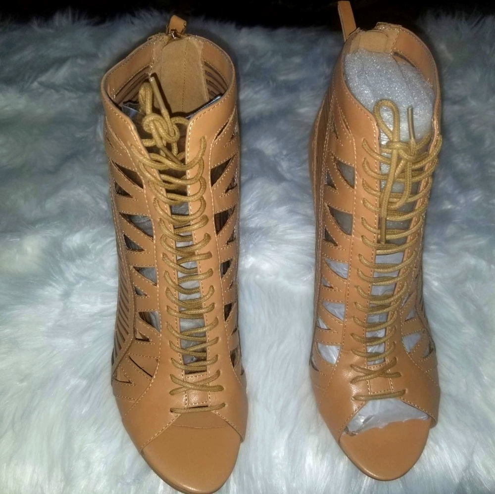 Nine West Angellica Natural Peep Toe Bootie Size 8